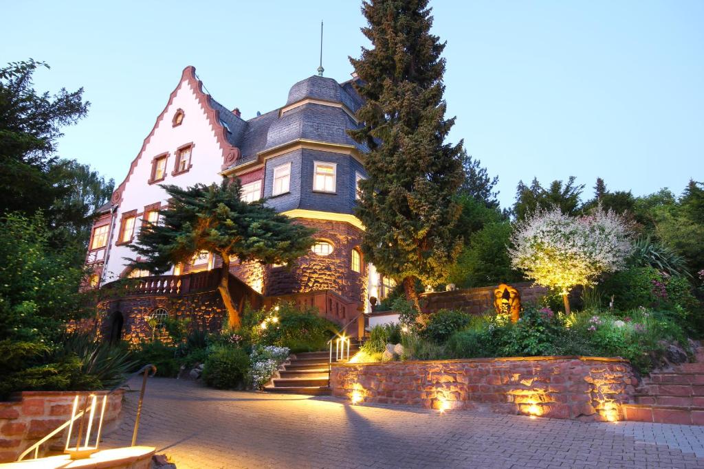 BLUMEINS - Das Refugium 1 Richer Straße, 64823 Groß-Umstadt