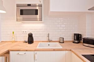 BmyGuest - Bica River View Apartments