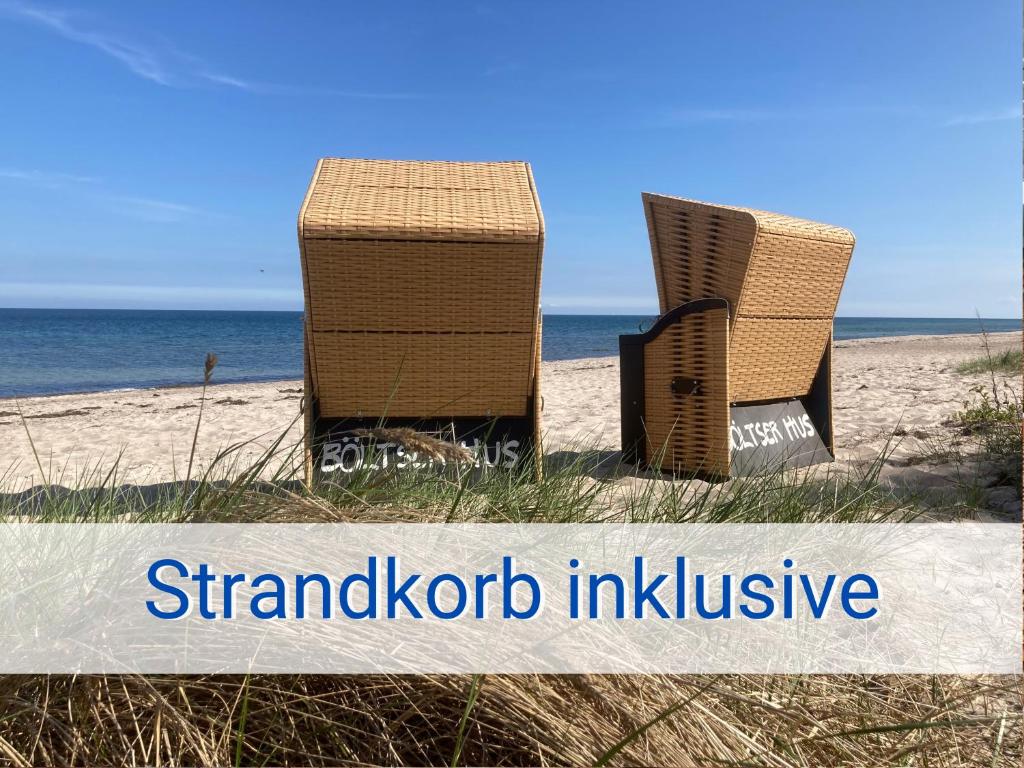 Appartements Böltser Hus Ferienwohnungen mit Strandkorb und Kamin 10 Gehminuten zum kurtaxefreien Sandstrand 9 Strandstraße 23779 Neukirchen