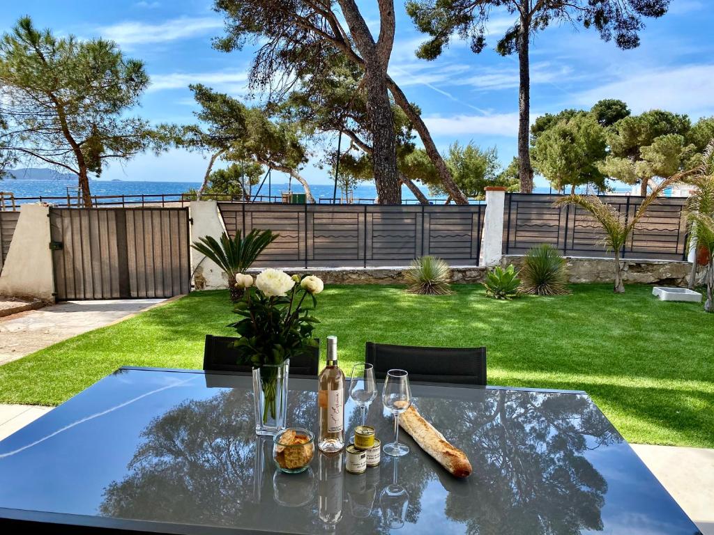 Appartements Bord de mer aux Pins Penchés 1 Avenue Ludwig Van Beethoven 83320 Carqueiranne