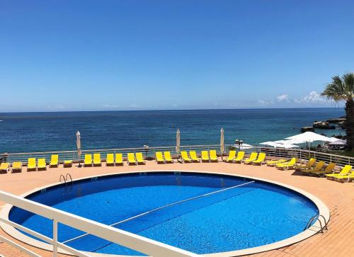 Borda d`Água, Praia da Oura