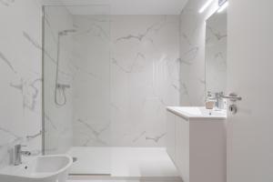 Bright & Contemporary Flat - Ace Location