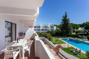 Bright Cozy Flats w/ Terrace & Pool