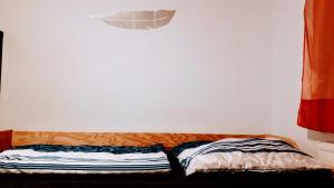 Budget rooms in Halle with shared bathroom, Free WiFi, Netflix & iPad