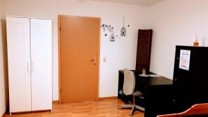 Budget rooms in Halle with shared bathroom, Free WiFi, Netflix & iPad