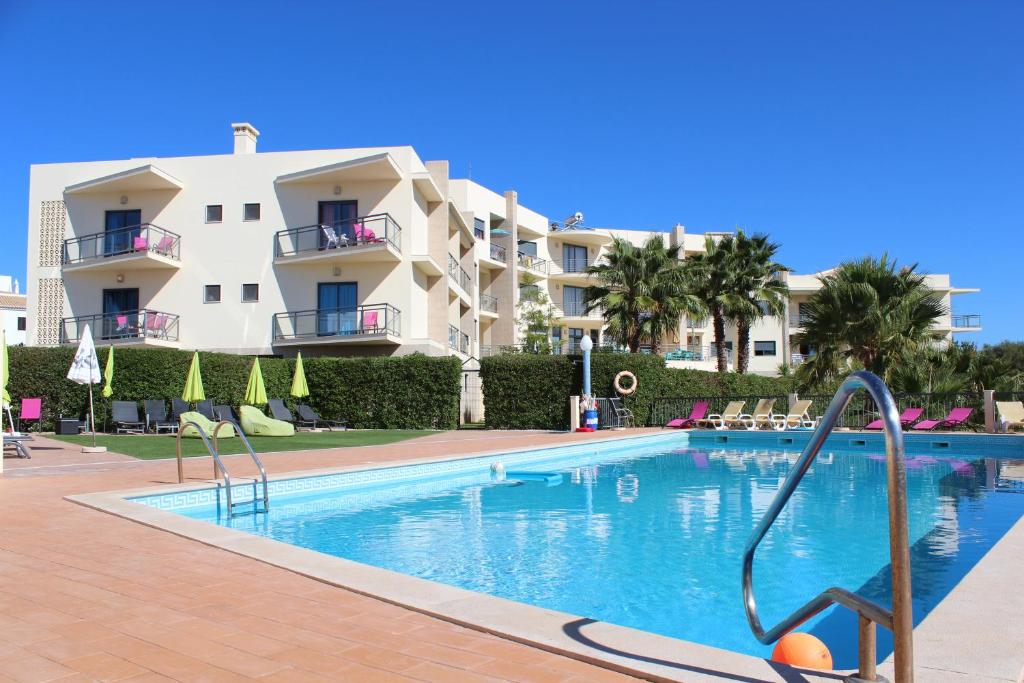 Buganvília Holidays RUA ALFREDO JOSE BARROSO, LOTE 28, 8500-034 Alvor