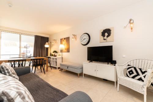 Cabanas Apartments Sea View