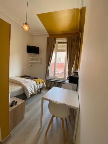 Capsule Roubaix Lille private shower & Netflix