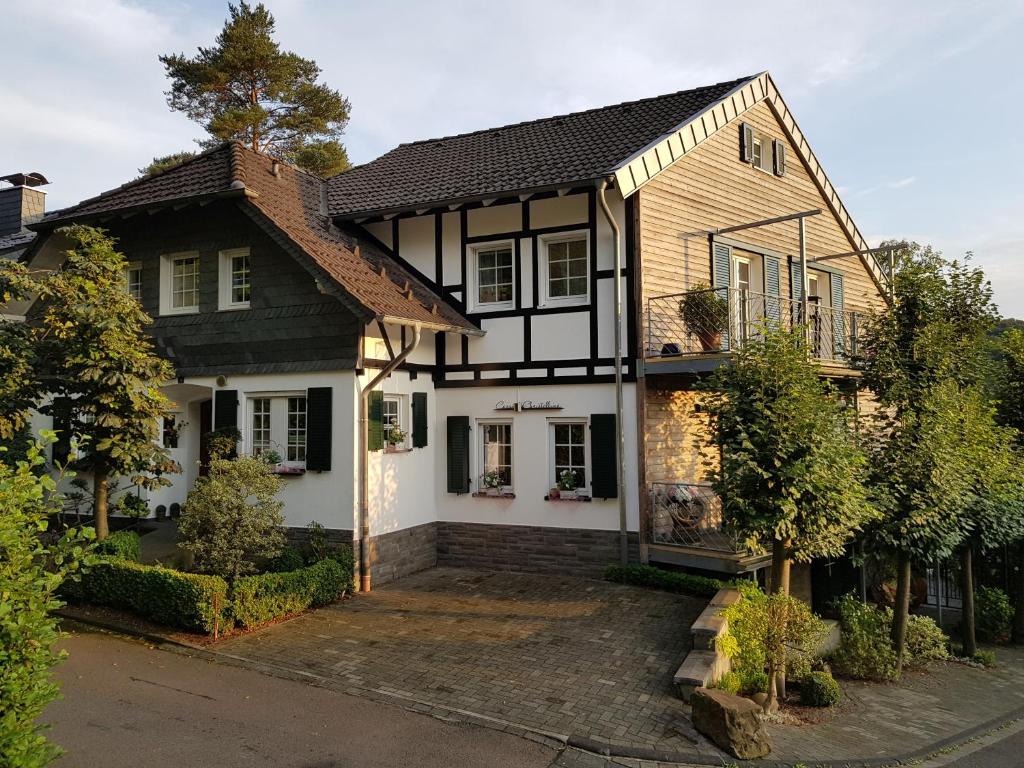 Casa Christallina 31 Dorfstraße, 51491 Overath