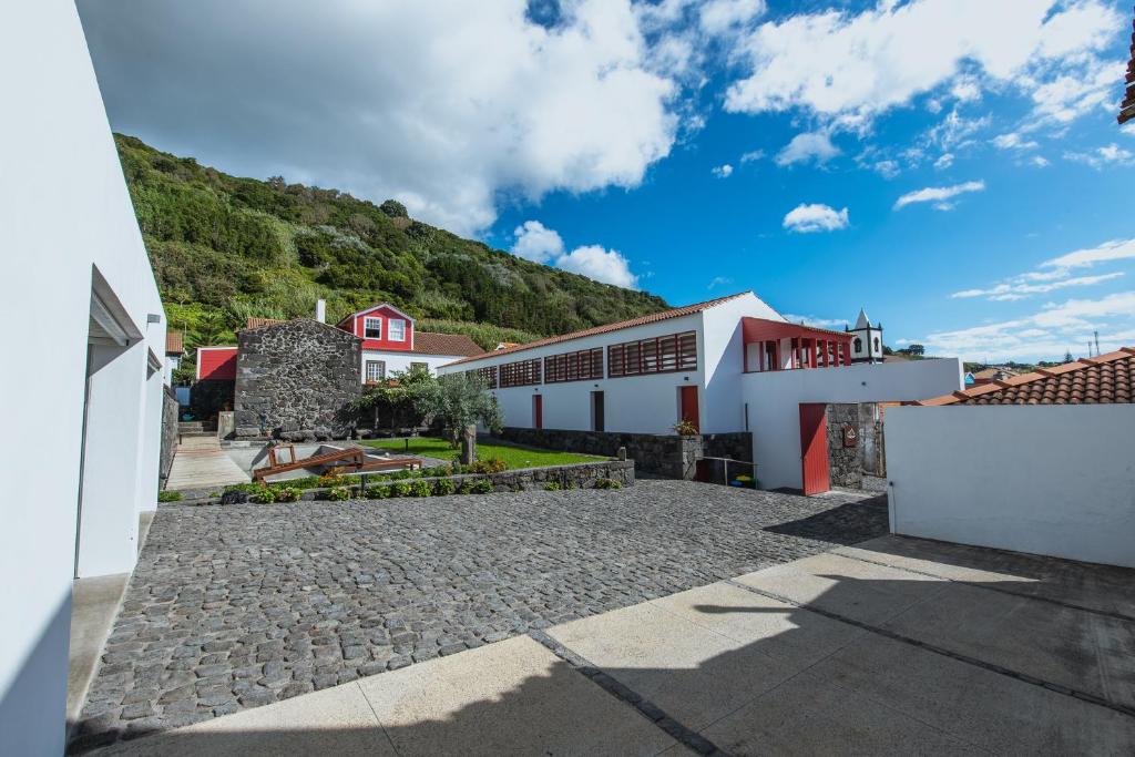 Casa do Brasão Rua Capitão Mor Garcia Gonçalves Madruga, 9930-129 Lajes do Pico