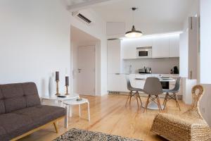 Castelo Picão Apartments