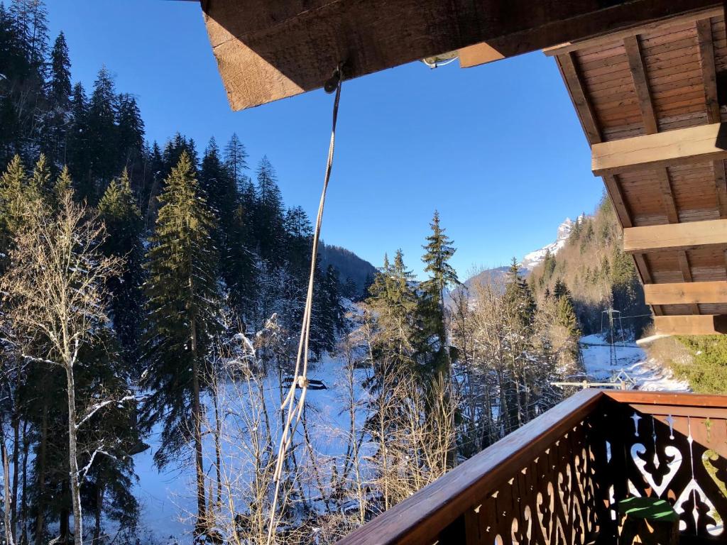 Appartements Chalet en pleine nature avec 2 appartements pour 6 ou 8 qui peuvent être réunis en 1 pour 14 personnes 2333 Route des Contamines 74170 Saint-Gervais-les-Bains