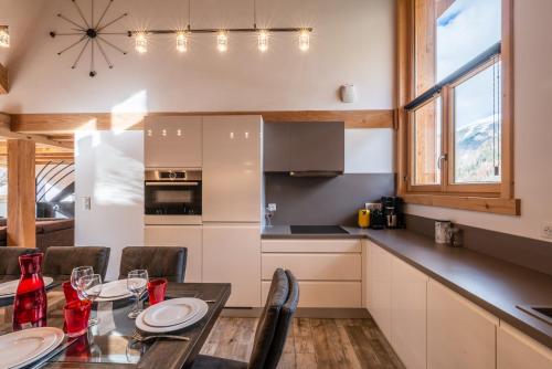 Chalet Hirondelle Morzine - by EMERALD STAY