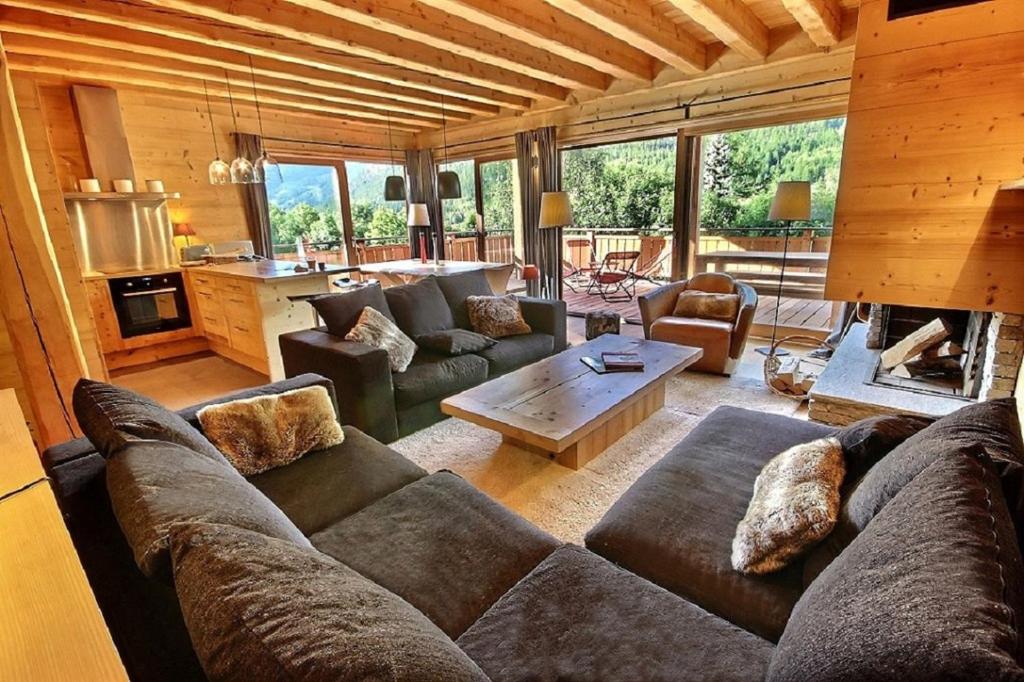 Chalet Prestige cheminée vue excep serrechevalierholidays Rue Sainte Luce, 05220 Le Freyssinet