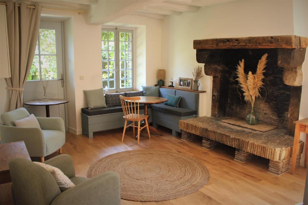 Chambre en pierre 47500 Blanquefort-sur-Briolance