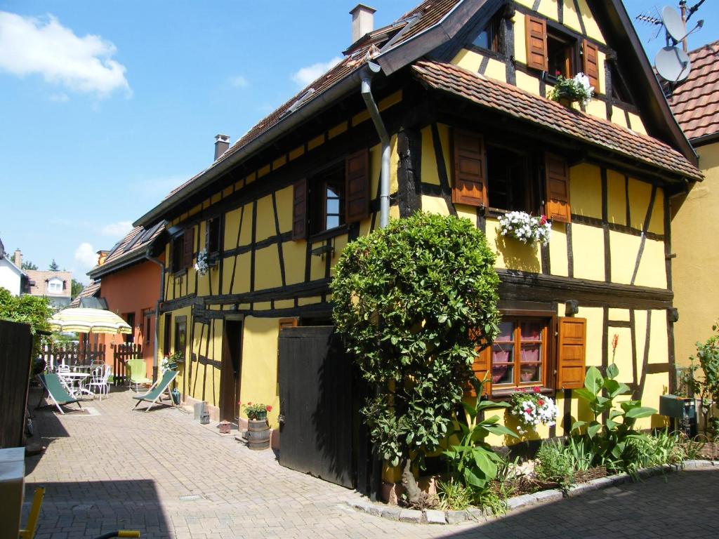 Chambres et maisonnette au Domaine de Meslay 72610 Fyé