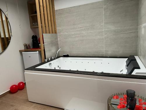Charmant appart avec SPA bain à remous à 10 min du centre d'Avignon