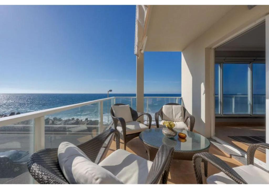 Appartements Charming Apartment 9 On Beach Avenida dos Pescadores Paulenses 168 9370-545 Paul do Mar