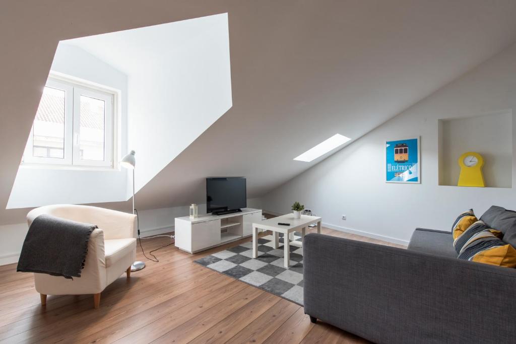 Charming Apartment Tram 28 Rua Saraiva de Carvalho 262, 1350-303 Lisbonne