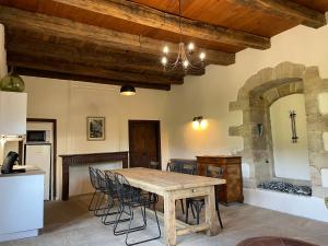 Chateau de Latour sur Sorgue
