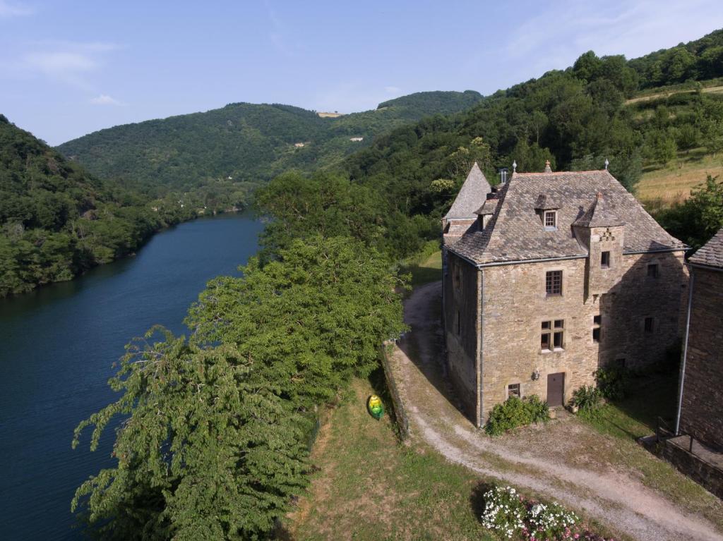 Château de Salamon - plage privée Salamon, 12170 Réquista