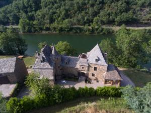 Appartements Château de Salamon - plage privée Salamon 12170 Réquista Midi-Pyrénées