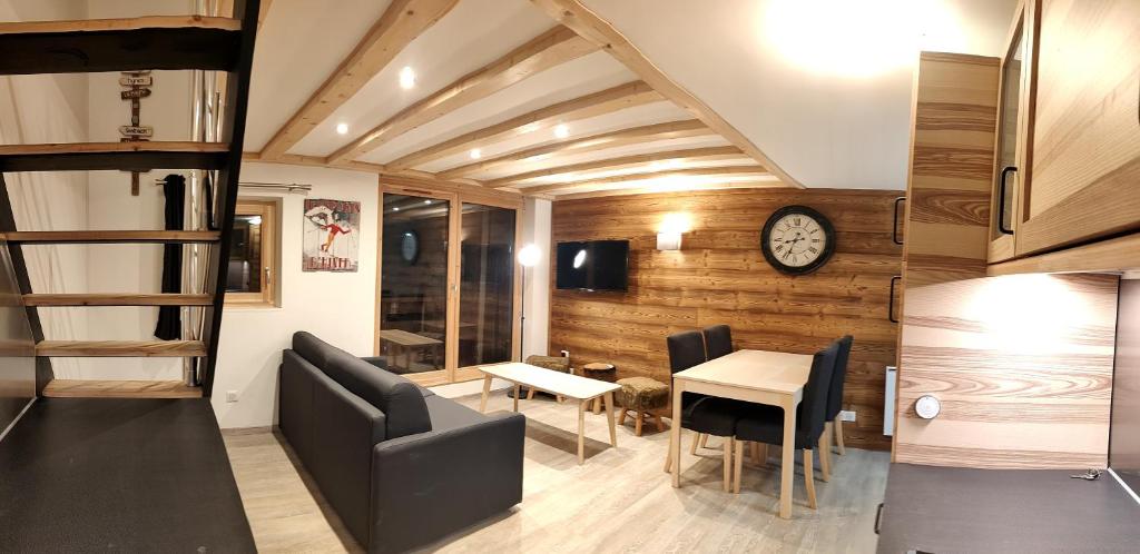 Chez Carole et Arnaud val thorens Place des Arolles, 73440 Val Thorens