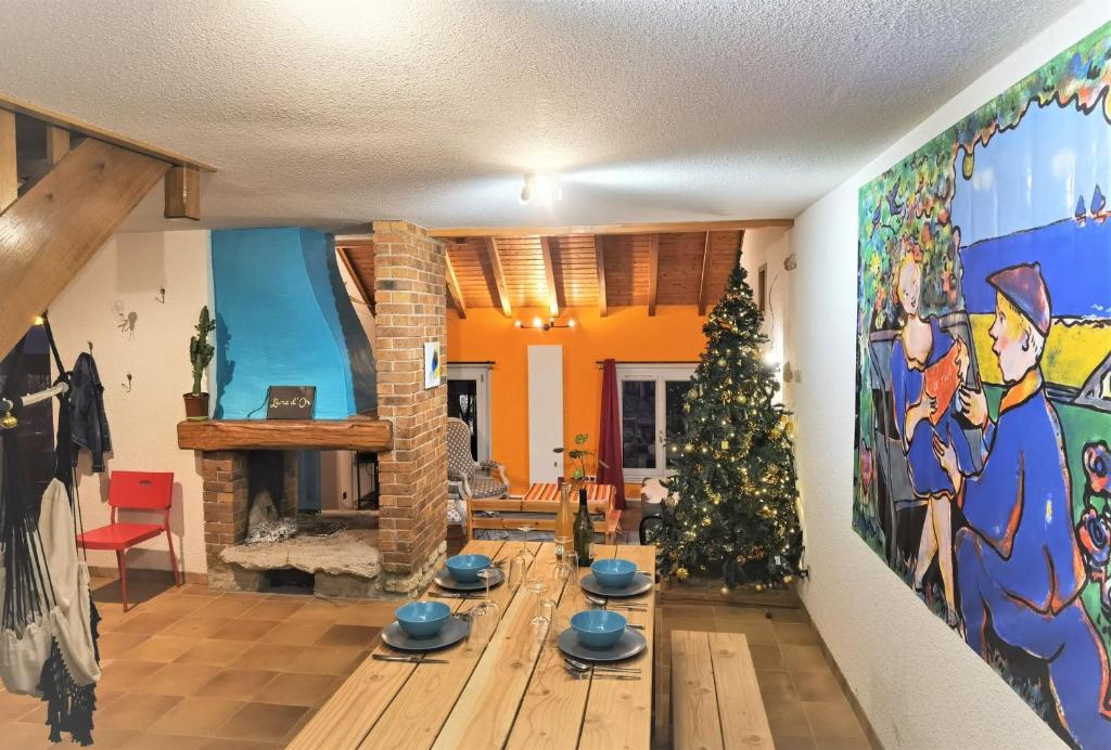 CHEZ INES - Un lieu de vie en Arbois 2 à 14 personnes 13 Rue Gillois, 39600 Arbois