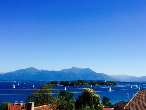 Chiemsee-Blick und Zellnerhof
