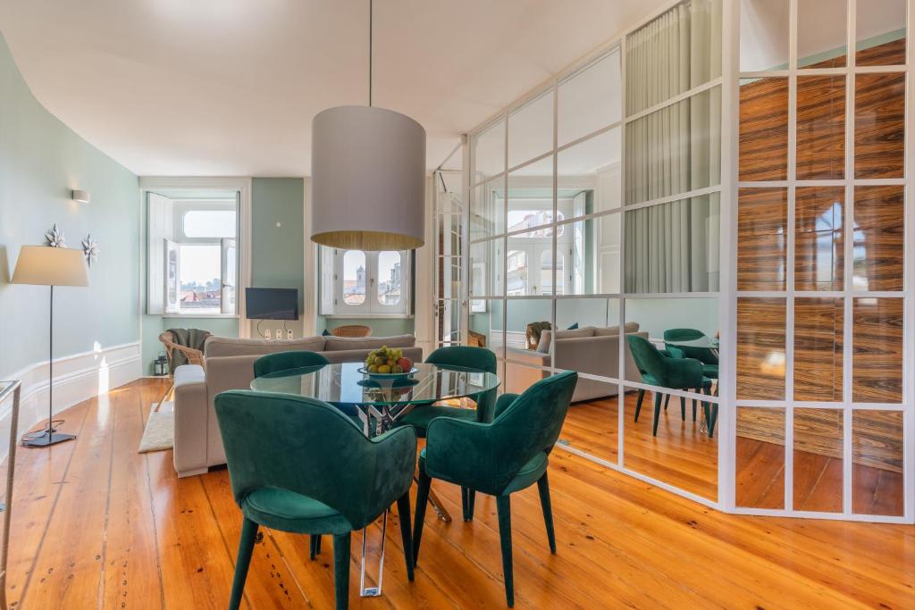 CLUBE Charming Apartments - Ribeira 72 Rua de Mouzinho da Silveira, 4050-553 Porto