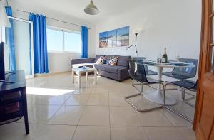 Appartements COLINA FÉRIAS- Garagem & WIFI Rua Capitão Salgueiro Maia 26 8125-598 Quarteira Algarve