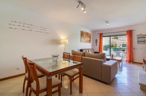 Condominio Jardins Santa Eulalia by Garvetur