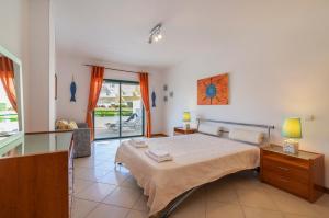 Condominio Jardins Santa Eulalia by Garvetur