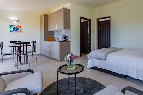 Corte Velada Guest House by LovelyStay