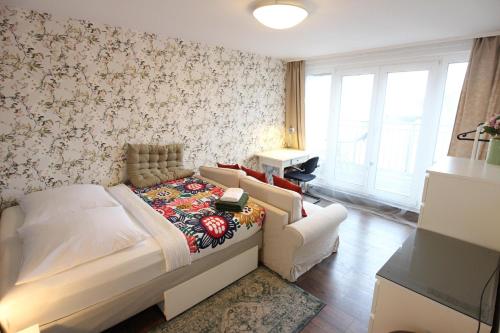 Cozy-City-Central Apartment