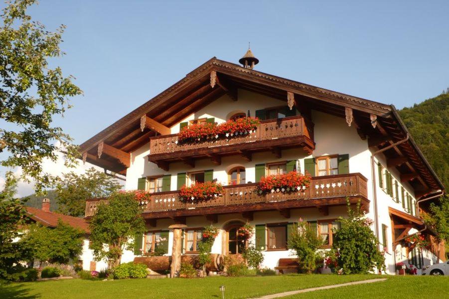 Appartements Dammerer Hof Obergschwendt 6 83324 Ruhpolding