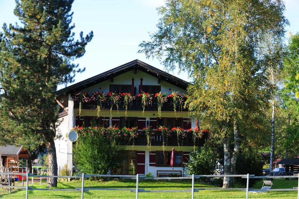 Appartements Der Landhof Birgsauer Straße 8 87561 Oberstdorf