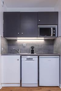 Disneyland Appartements familial avec piscine intérieur chauffé, parking gratuit et navette pour les parcs