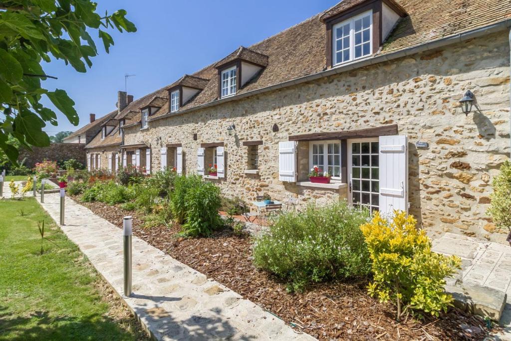 Appartements Domaine des Trois chateaux 7 bis rue des sirenes 77950 Moisenay