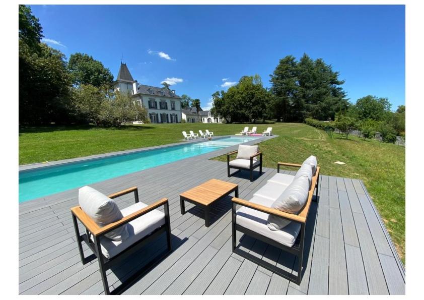 Appartements Domaine Mont-Riant à Jurançon 1 Avenue des Frères Barthélémy 64110 Jurançon