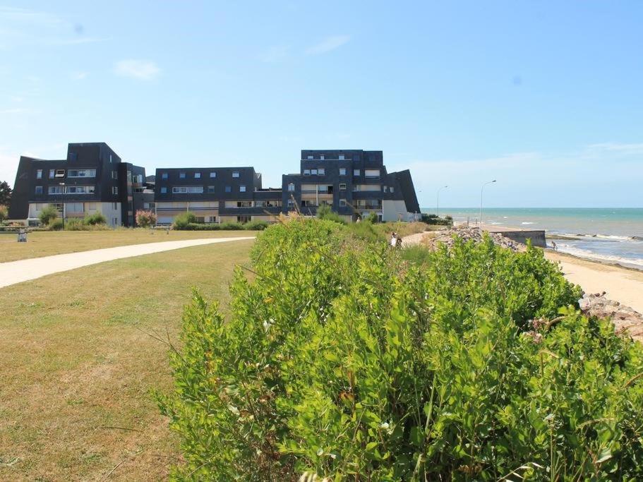 Duplex Croisette Juno Beach Résidence La Croisette 253 Avenue du Littoral, 14990 Bernières-sur-Mer