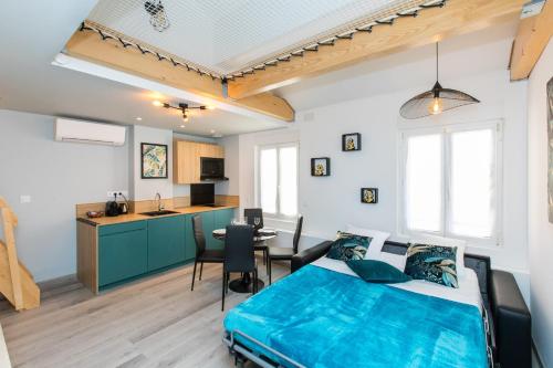 Duplex : Plage 300m, Clim, Netflix