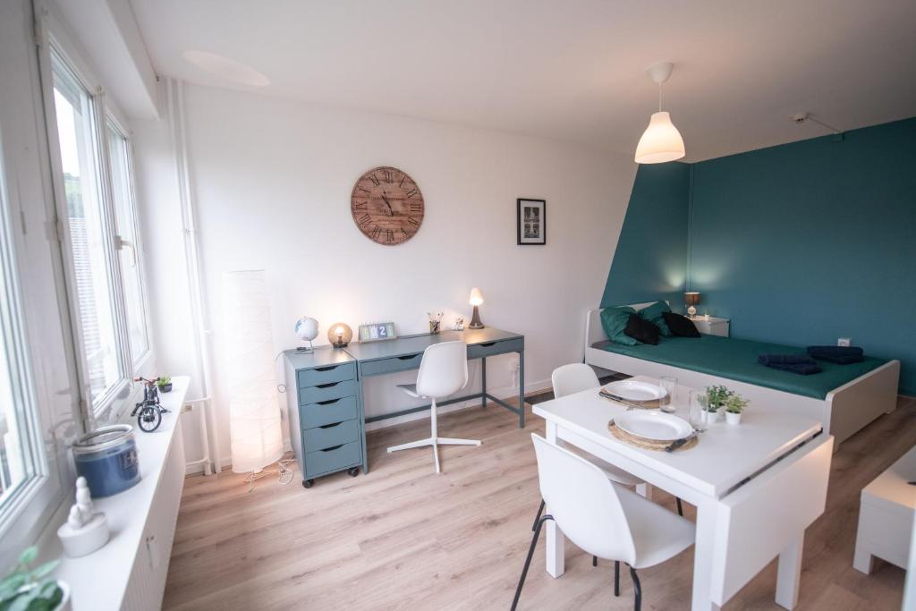 Appartements ESPACE 400 - Cosy, lumineux, vue sur la ville - TV & WIFI 62 Rue Parmentier 42000 Saint Etienne