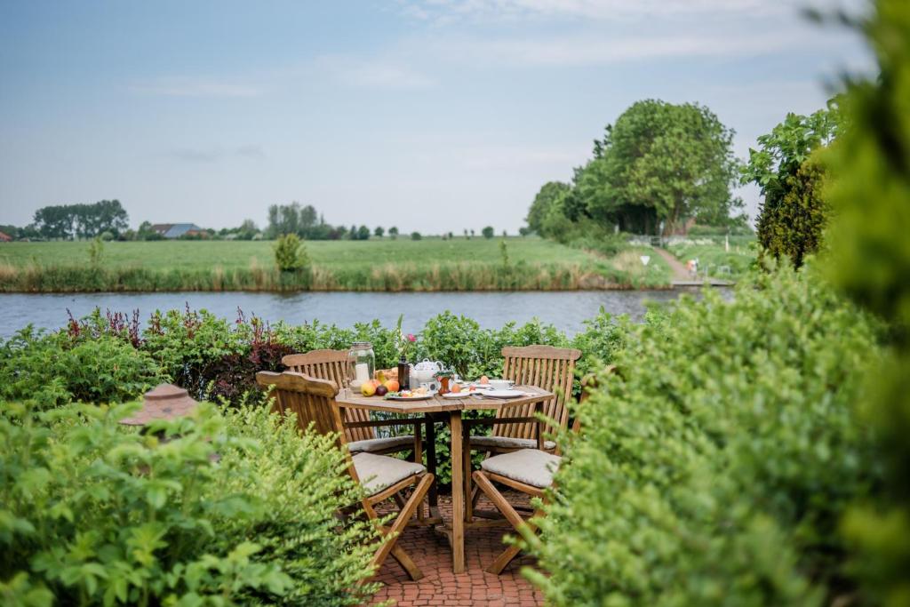 Fährhauslodges Natur in Sicht Fährweg 24, 26506 Norden