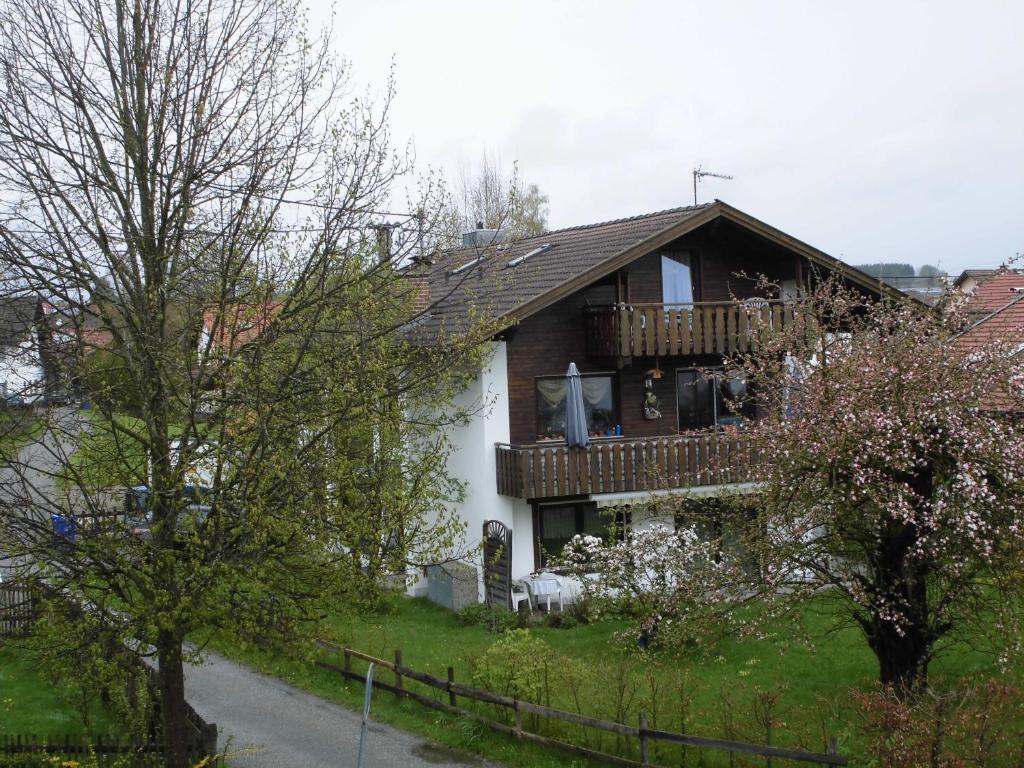 Appartements Ferienhaus Birgit Lang Lechhallenweg 5 86983 Lechbruck am See