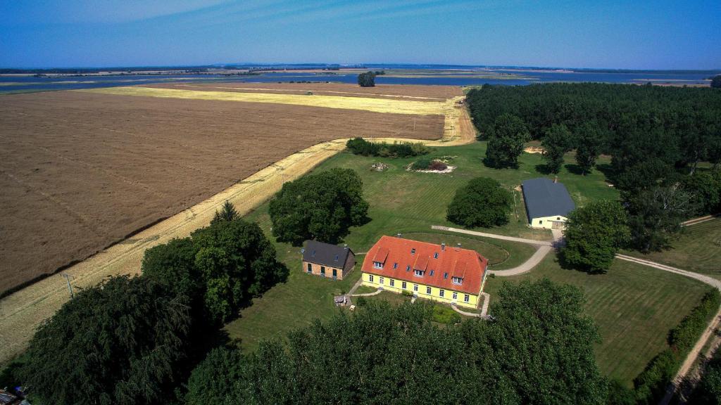 Appartements Ferienhaus Gut Rattelvitz Insel Rügen Volsvitz 8 18569 Gingst