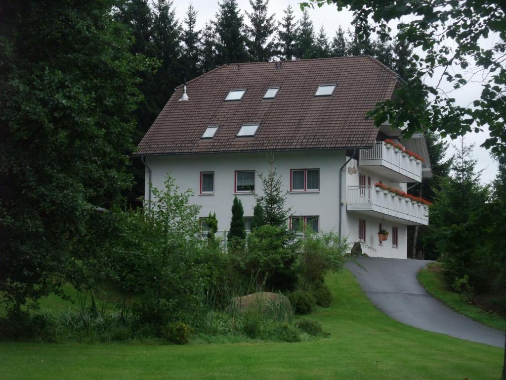Appartements Ferienhaus Hubertus in Elend mit Balkons 2 Braunlager Straße 38875 Elend