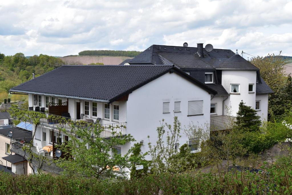 Ferienweingut Borens Scharzhofstrasse 283, 54459 Wiltingen
