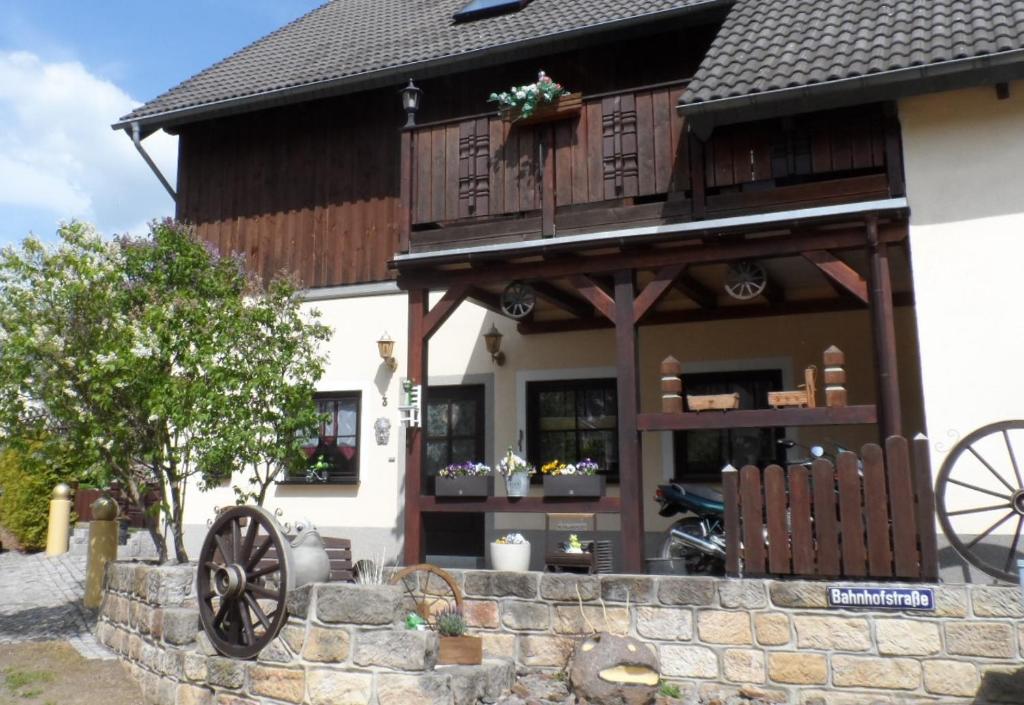 Ferienwohnung am Schloss Lauenstein im Erzgebirge Bahnhofstraße 3, 01778 Lauenstein