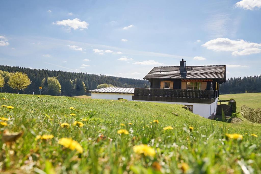 Ferienwohnung Arnika im Ferienhaus Bergwiese Schmiedefelder Straße 20, 98528 Vesser